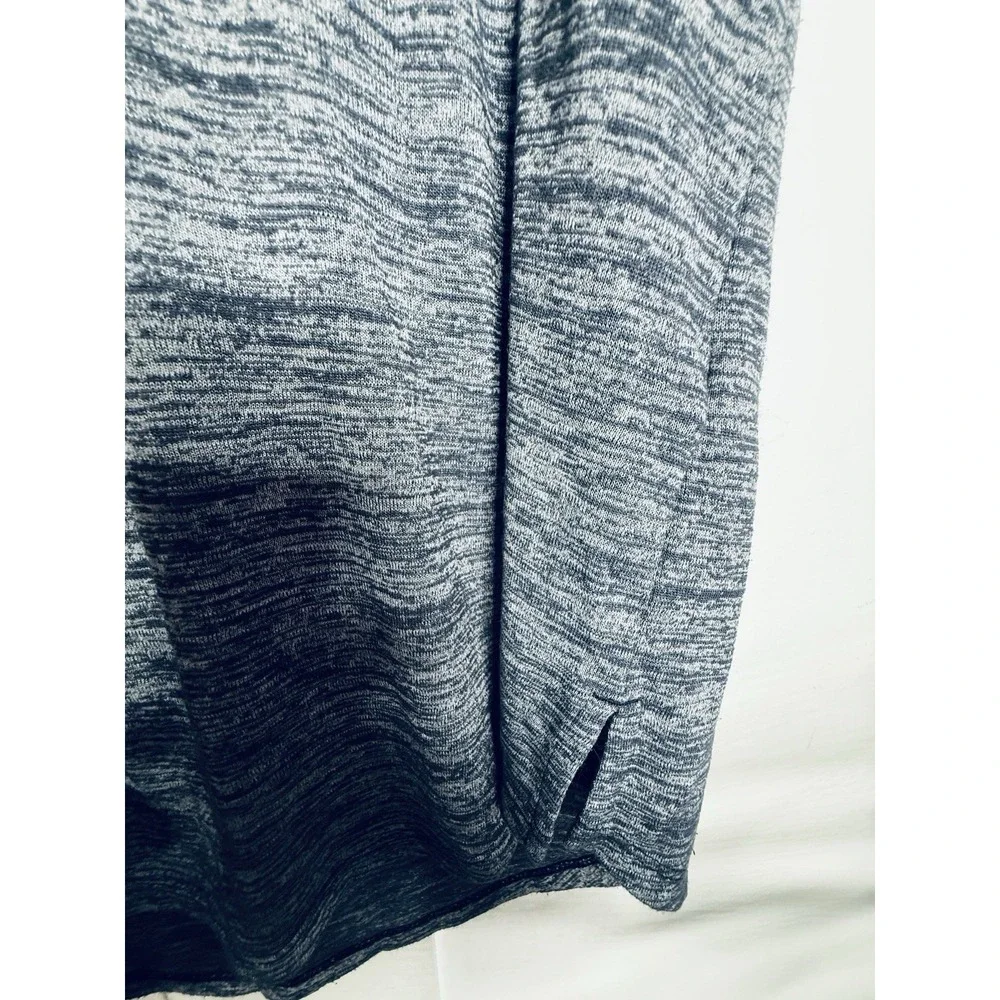 Athleta Women's Medium Short Sleeve V-neck Top Tee Active Wear